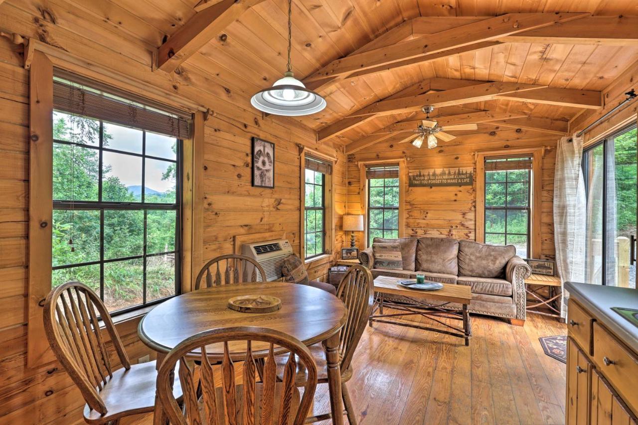 Quaint Log Cabin With Views Near West Jefferson Warrensville Exterior photo