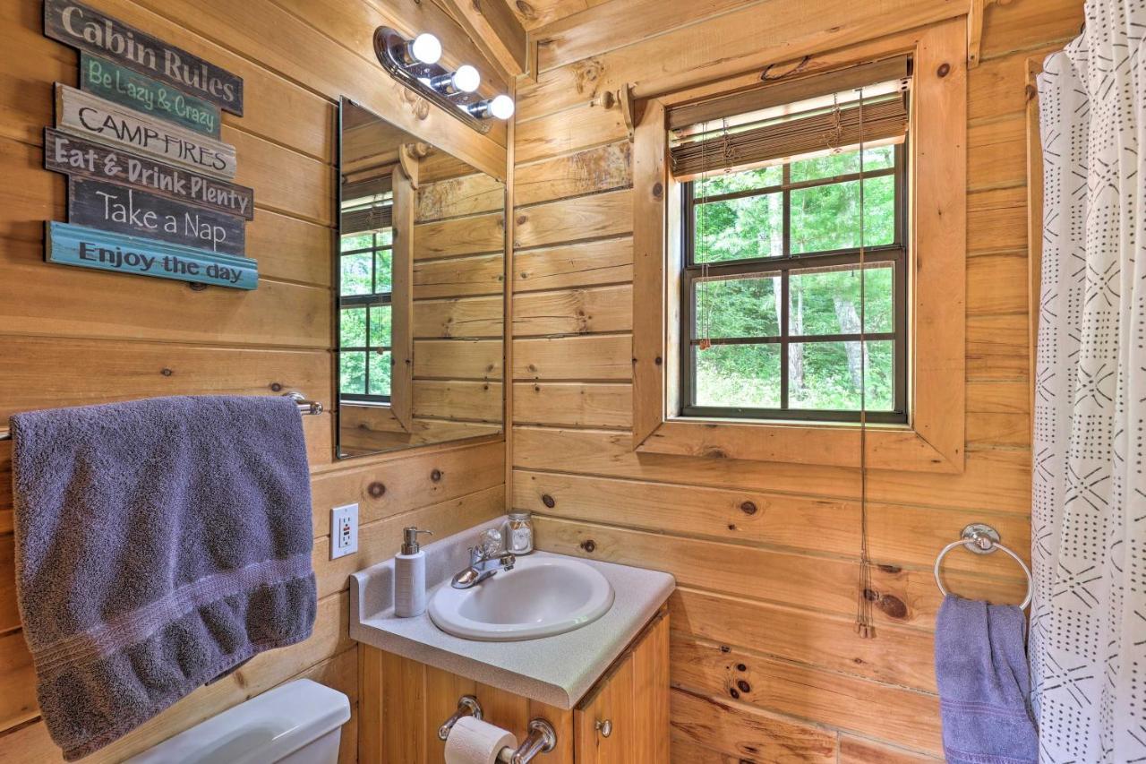Quaint Log Cabin With Views Near West Jefferson Warrensville Exterior photo