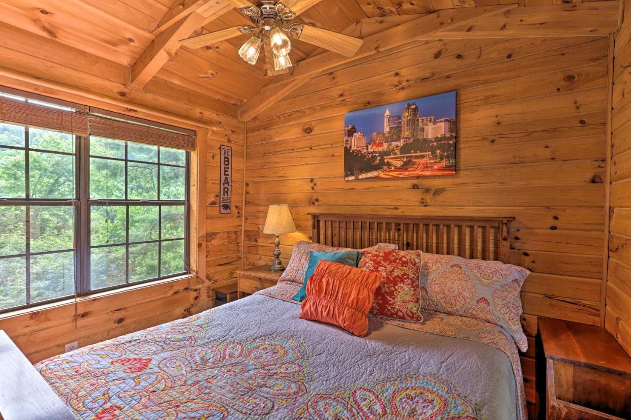 Quaint Log Cabin With Views Near West Jefferson Warrensville Exterior photo