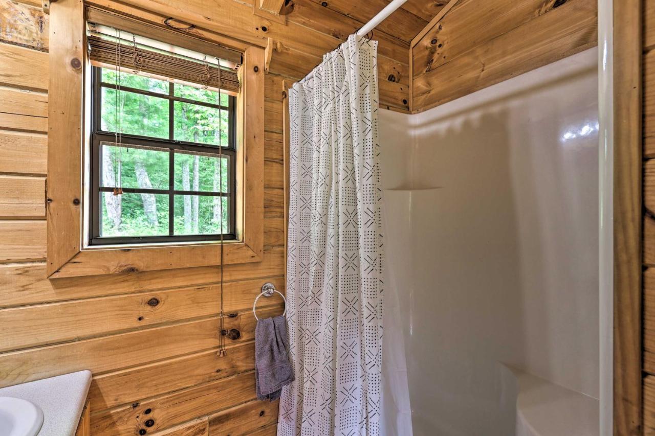 Quaint Log Cabin With Views Near West Jefferson Warrensville Exterior photo