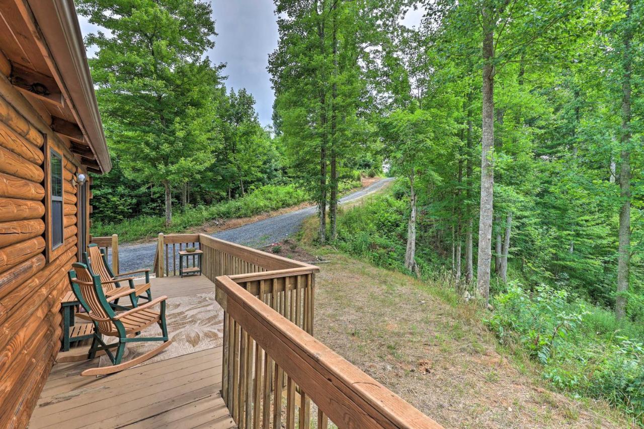Quaint Log Cabin With Views Near West Jefferson Warrensville Exterior photo
